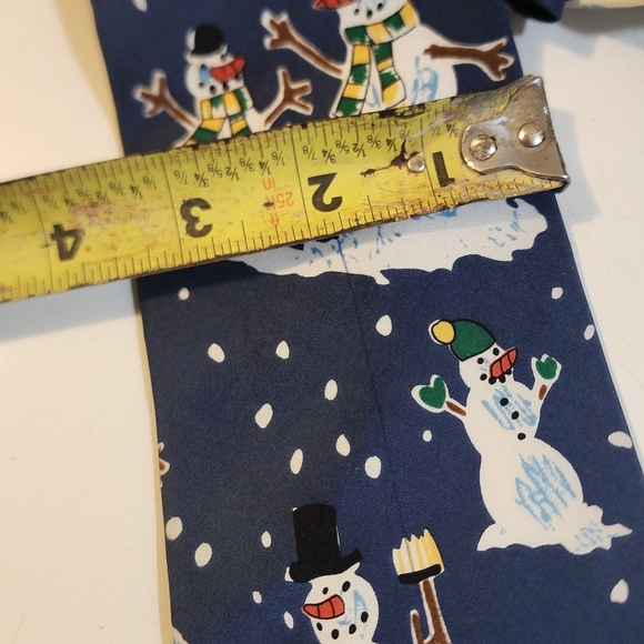 Save The Children Snow Men's Christmas Silk Tie - Picture 8 of 8